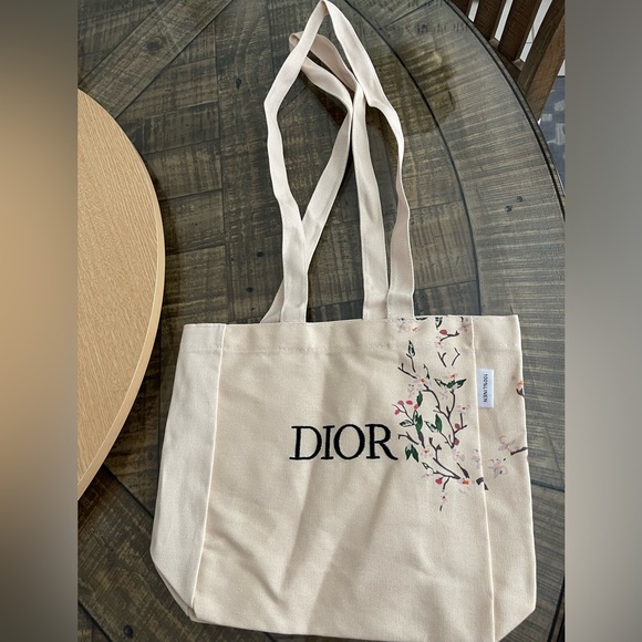 CHRISTIAN DIOR Mother's Day Promotion Novelty Tote Bag Limited Edition - Picture 3 of 10